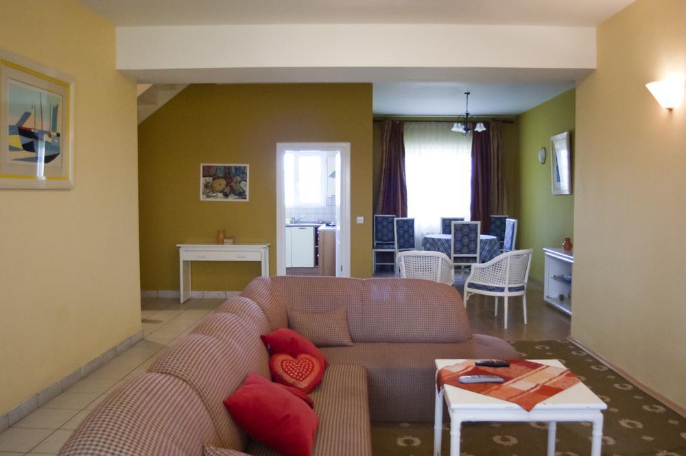 Country Club La Mesteceni Sebeş Extérieur photo